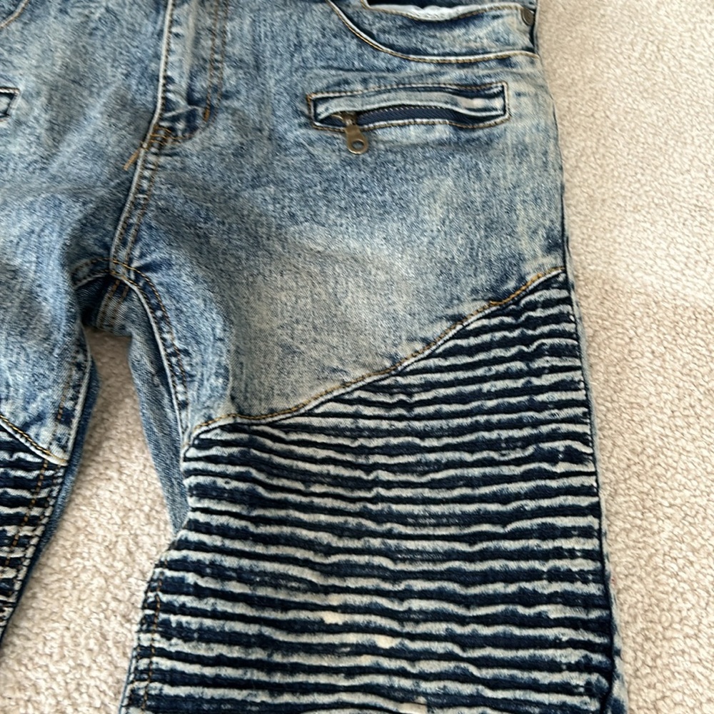 Denim and Rivets Jeans - Picture 5 of 9